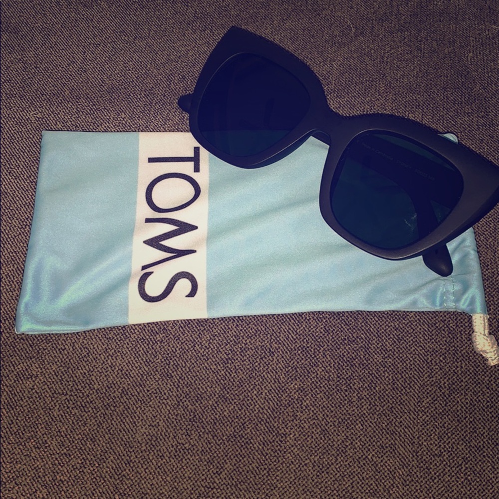 Toms Sydney sunglasses! Like new!